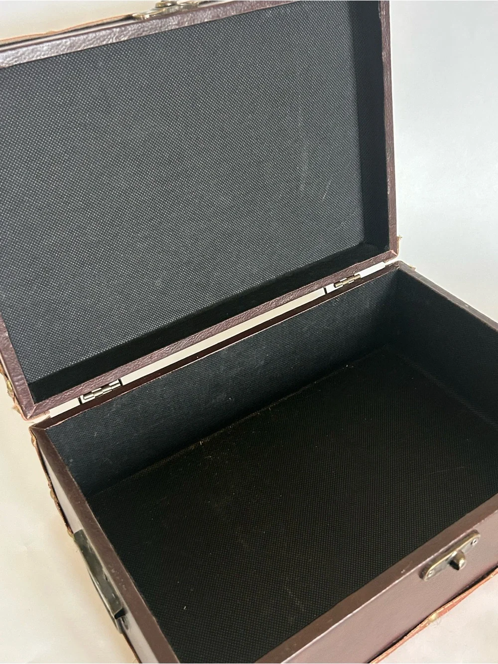 Brown Faux Leather Nail Head Storage Hinged Box Chest Trunk Swing Clasp Man Cave